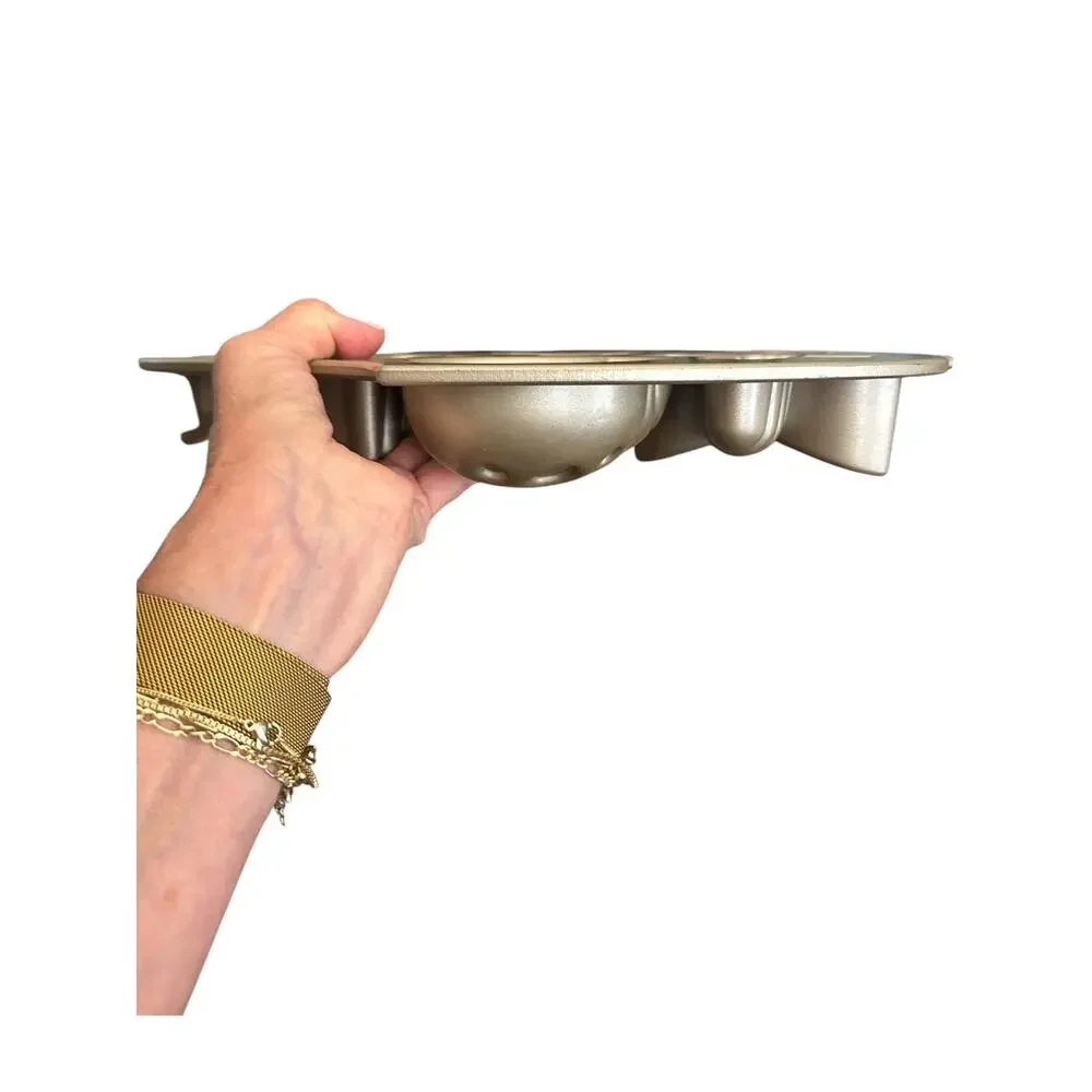 Nordic Ware Williams Sonoma Backyard Bugs Gold Aluminum Baking Pan